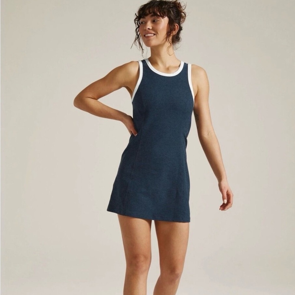 Beyond Yoga Navy and White Top
